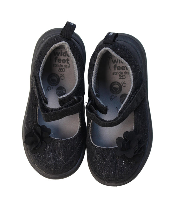 A Black Flats from Stride Rite in size 3T for girl. (Back View)