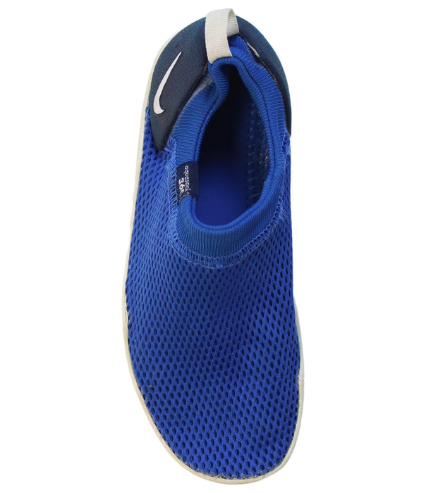 A Blue Slip Ons from Nike in size 5T for boy. (Front View)