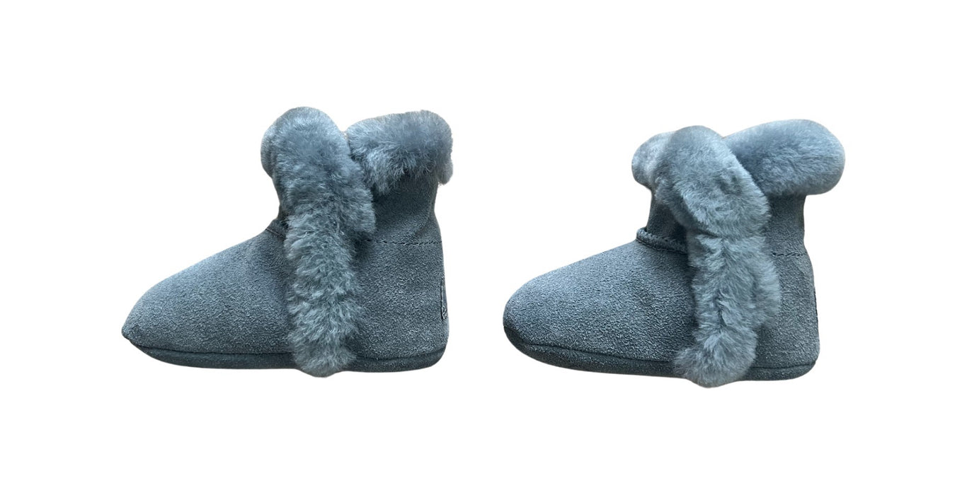 A Grey Booties from UGG in size 6-12M for neutral. (Back View)