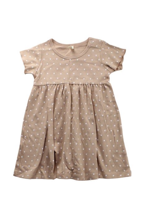 A Beige Short Sleeve Dresses from Quincy Mae in size 2T for girl. (Front View)