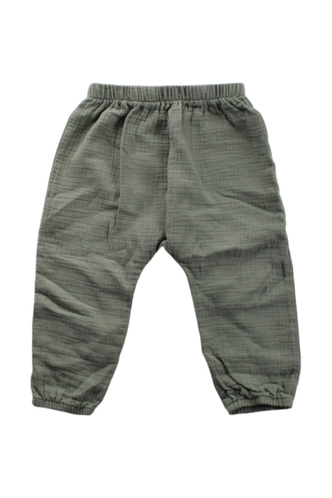 A Green Sweatpants from Quincy Mae in size 12-18M for boy. (Front View)