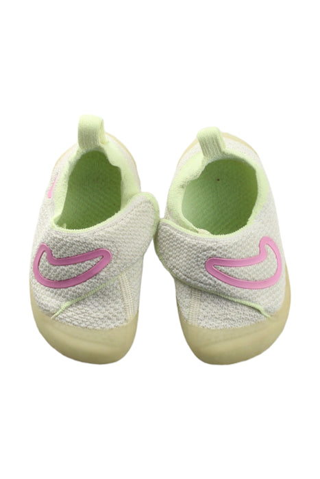 A White Sneakers from Nike in size 18-24M for girl. (Back View)