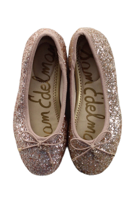 A Metallic Flats from Sam Edelman in size 5T for girl. (Back View)