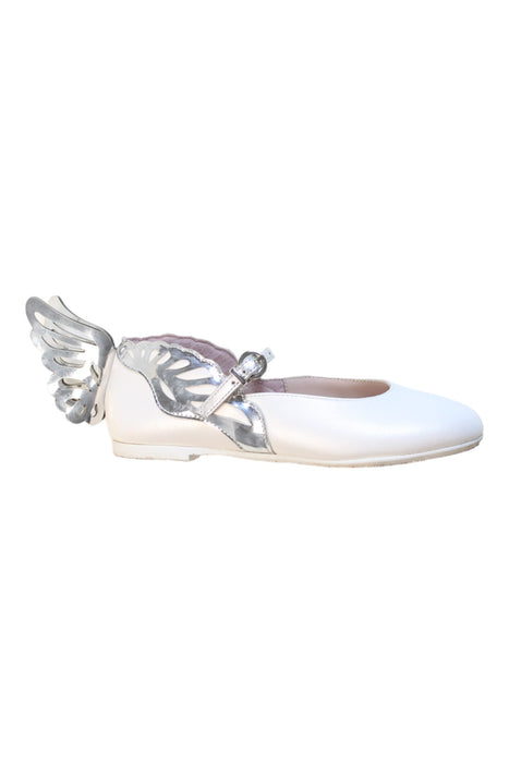 A Ivory Flats from Sophia Webster in size 6T for girl. (Front View)