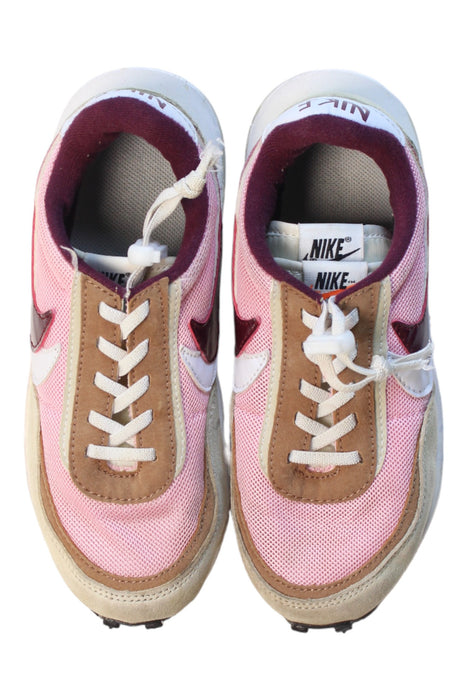 A Pink Sneakers from Nike in size 9Y for girl. (Back View)