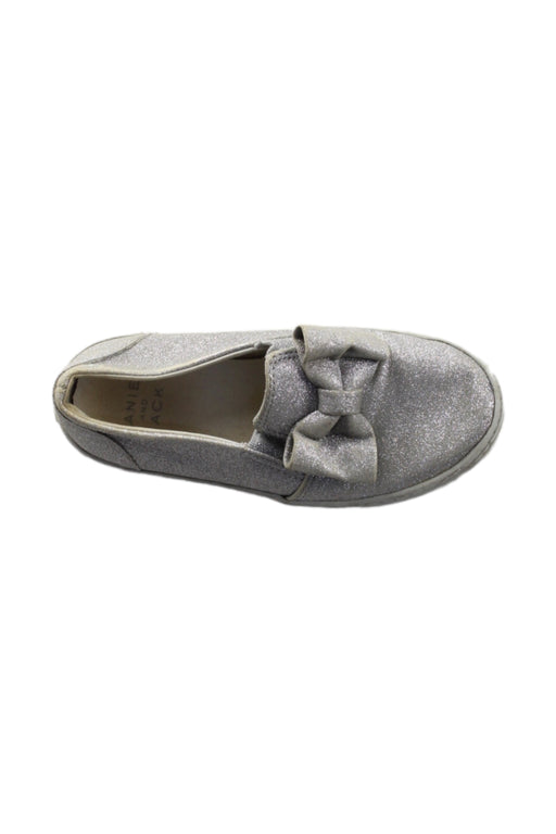 A Grey Sneakers from Janie & Jack in size 5T for girl. (Front View)