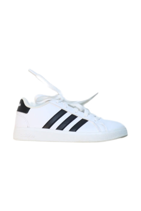 A White Sneakers from Adidas in size 7Y for boy. (Front View)