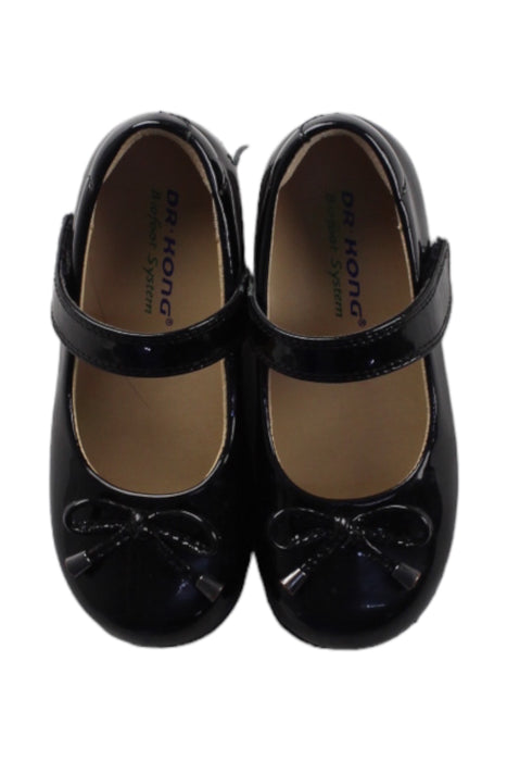 A Black Flats from Dr. Kong in size 3T for girl. (Back View)