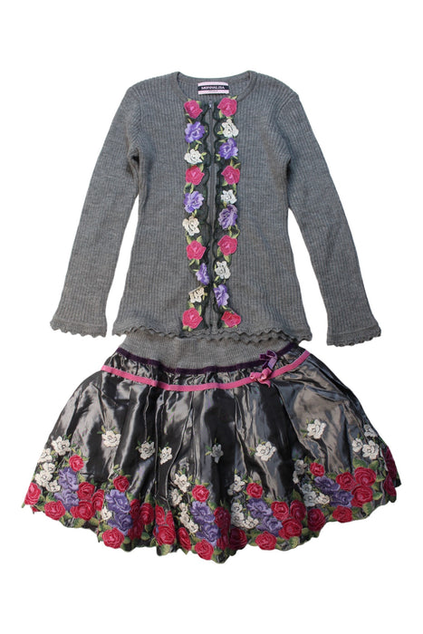 A Grey Long Sleeve Dresses from Monnalisa in size 8Y for girl. (Front View)
