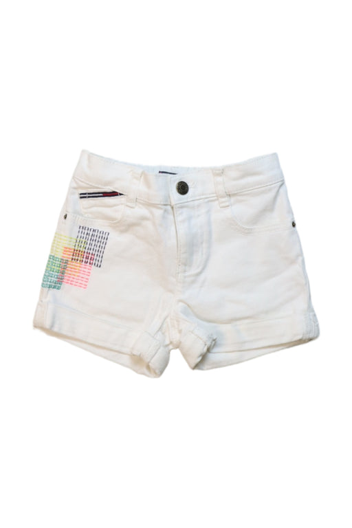 A White Shorts from Tommy Hilfiger in size 2T for girl. (Front View)