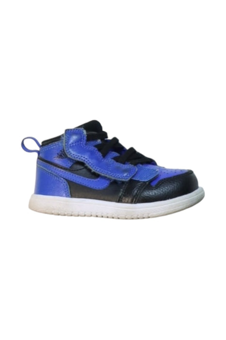 A Blue Sneakers from Air Jordan in size 18-24M for boy. (Front View)