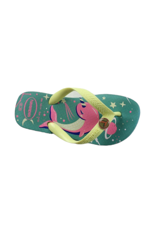 A Green Flip Flops from Havaianas in size 7Y for neutral. (Front View)