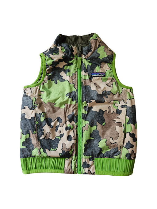 A Green Outerwear Vests from Patagonia in size 3T for boy. (Front View)