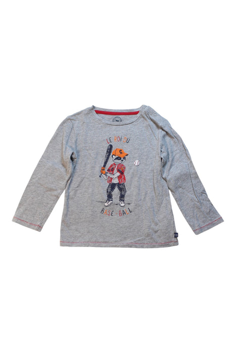 A Grey Long Sleeve T Shirts from La Compagnie des Petits in size 4T for boy. (Front View)