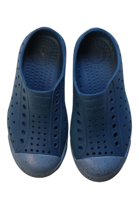 A Blue Aqua Shoes from Native Shoes in size 5T for neutral. (Back View)