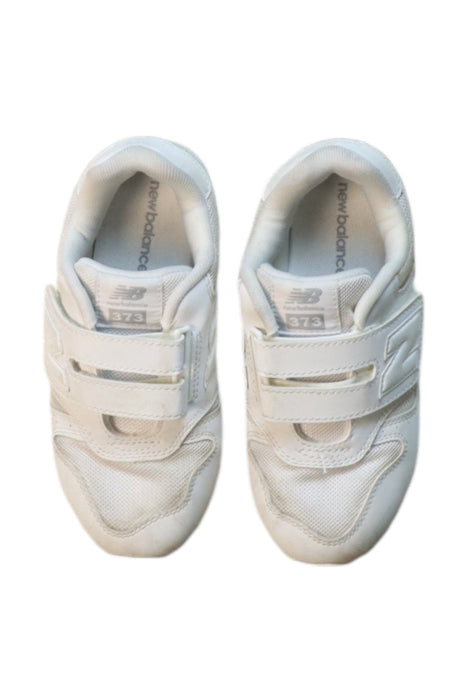 A White Sneakers from New Balance in size 7Y for neutral. (Back View)