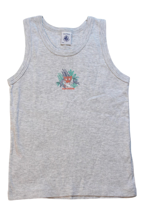 A Grey Sleeveless T Shirts from Petit Bateau in size 6T for girl. (Front View)