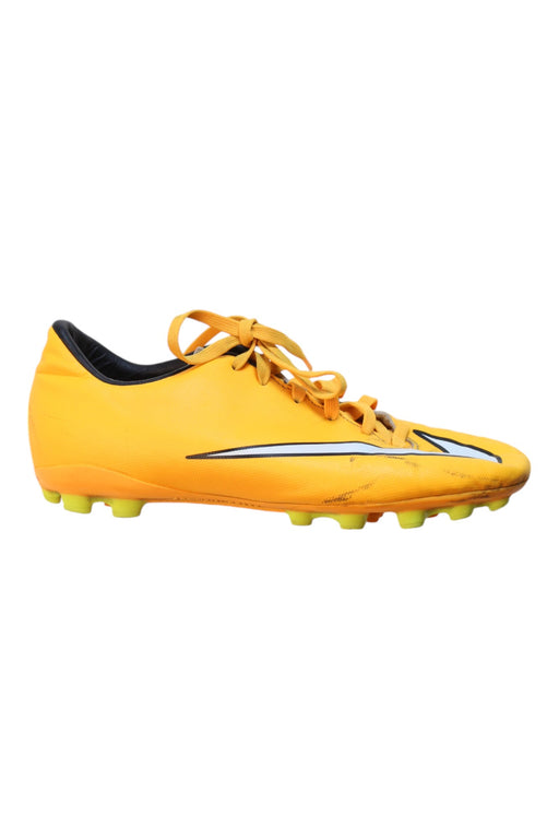 A Yellow Cleats/Soccer Shoes from Nike in size 12Y for neutral. (Front View)