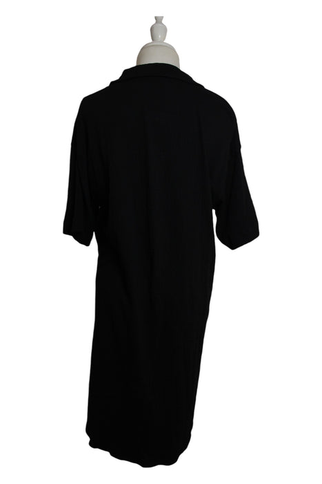 A Black Short Sleeve Dresses from Bae in size M for maternity. (Back View)