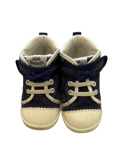 A Navy Sneakers from Miki House in size 3T for neutral. (Front View)