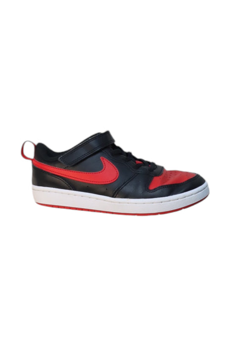 A Red Sneakers from Nike in size 10Y for boy. (Front View)