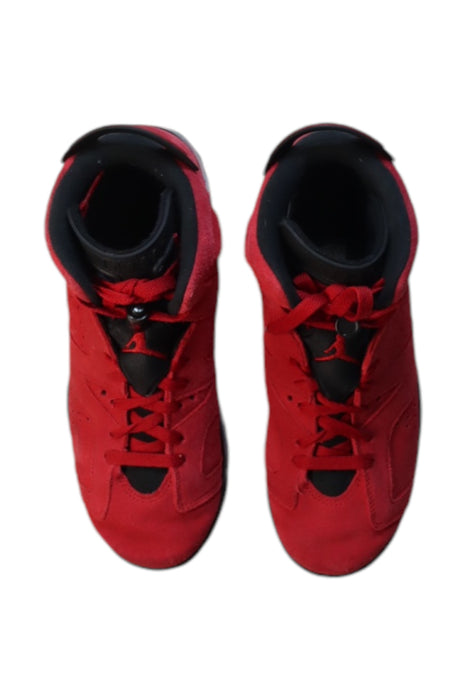 A Red Sneakers from Air Jordan in size 14Y for boy. (Back View)