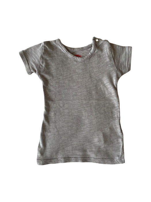 A Grey Short Sleeve T Shirts from Bonton in size 6-12M for neutral. (Front View)