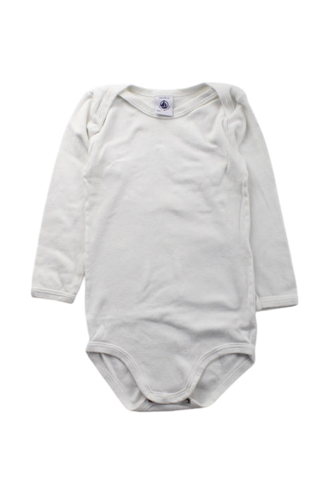 A White Long Sleeve Bodysuits from Petit Bateau in size 2T for neutral. (Front View)