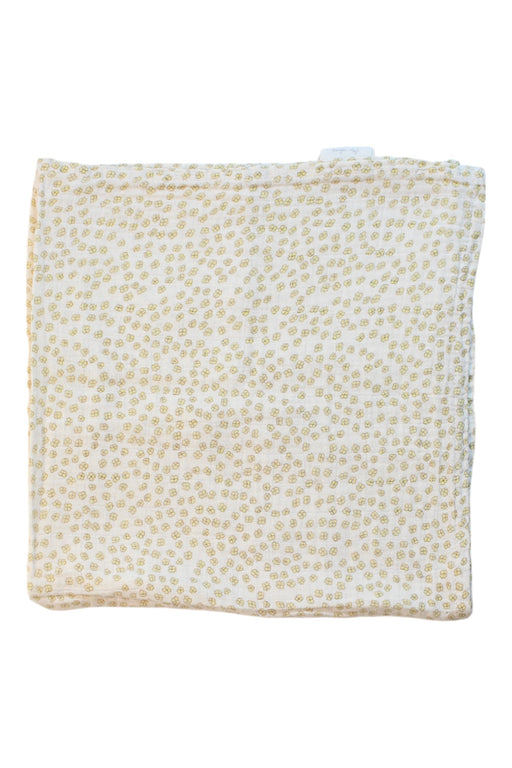 A White Blankets from Konges Sløjd in size O/S for neutral. (Front View)