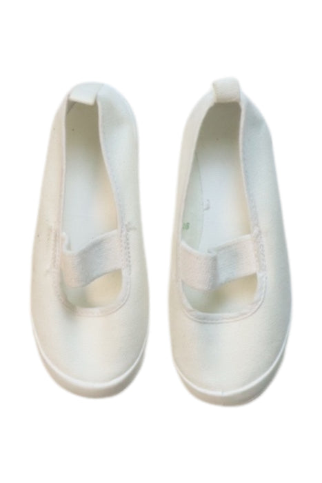 A White Flats from Moonstar in size 5T for girl. (Back View)