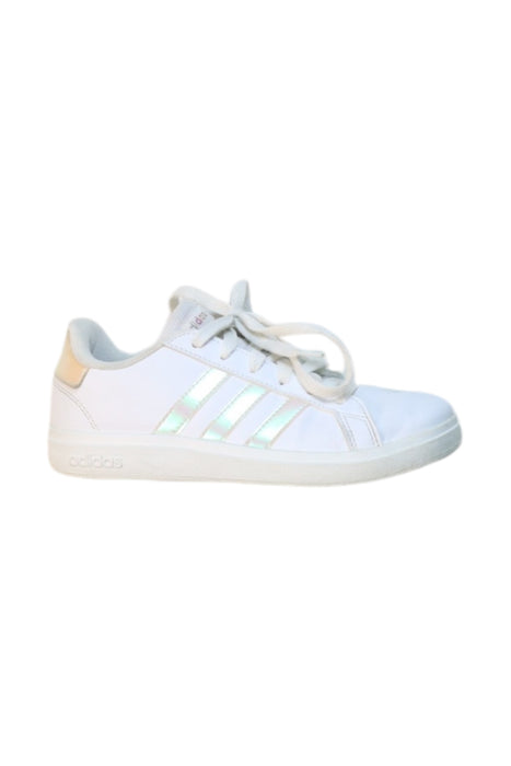 A Multicolour Sneakers from Adidas in size 7Y for neutral. (Front View)