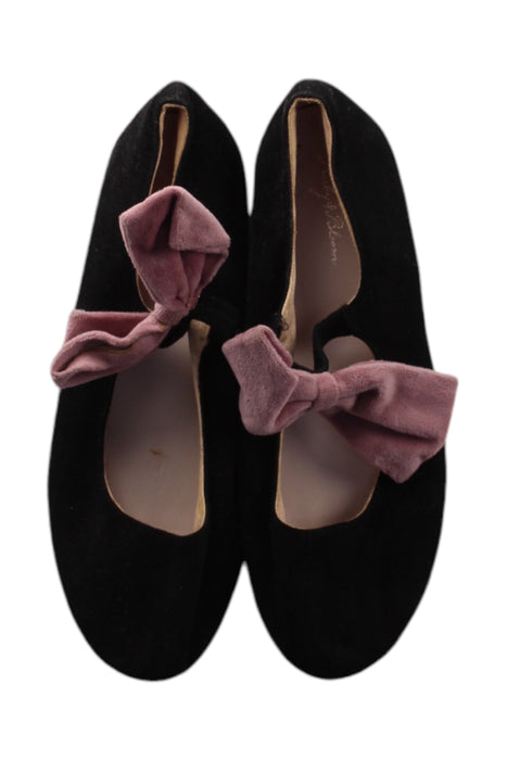 A Black Flats from Ruby & Bloom in size 10Y for girl. (Back View)