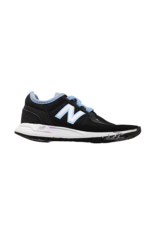 A Black Sneakers from New Balance in size 4T for boy. (Front View)