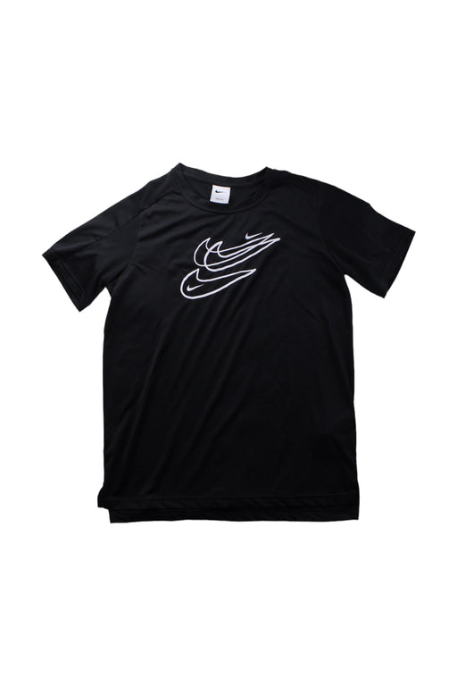 A Black Short Sleeve T Shirts from Nike in size 13Y for boy. (Front View)