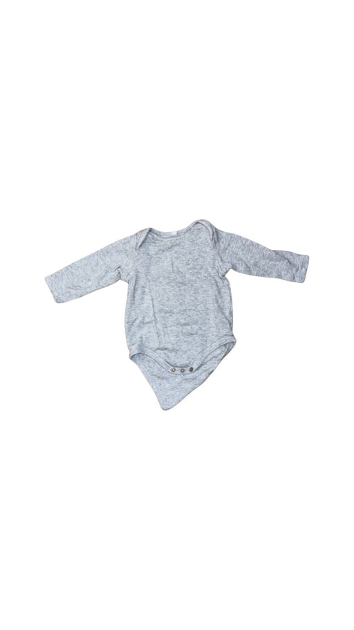 A Grey Long Sleeve Bodysuits from Mori in size 6-12M for neutral. (Front View)