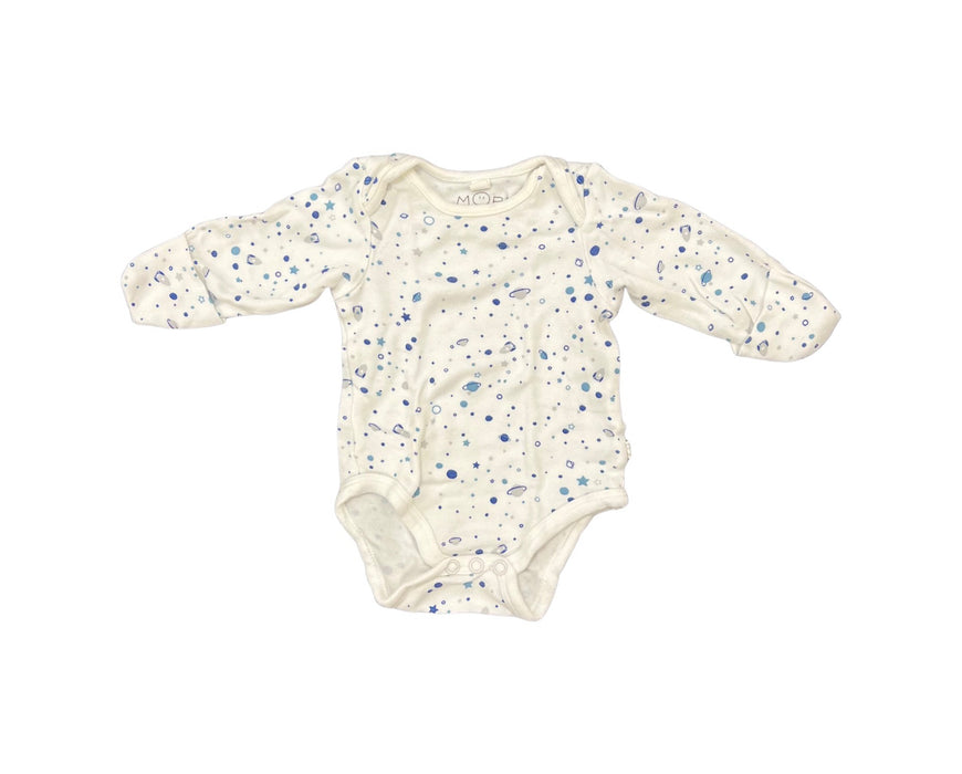 A White Long Sleeve Bodysuits from Mori in size 0-3M for neutral. (Front View)