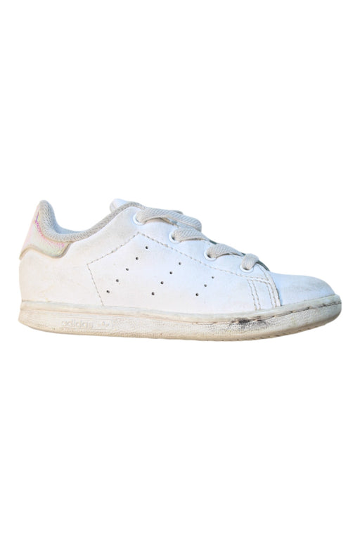 A White Sneakers from Adidas in size 3T for neutral. (Front View)