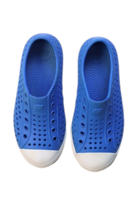 A Blue Aqua Shoes from Skechers in size 4T for boy. (Back View)