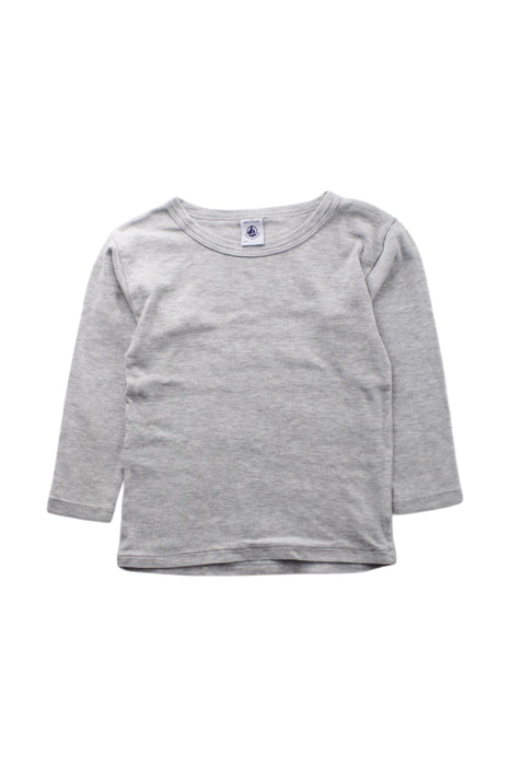 A Grey Long Sleeve T Shirts from Petit Bateau in size 4T for boy. (Front View)