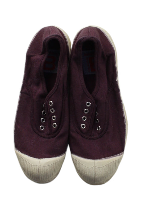 A Burgundy Slip Ons from Bensimon in size 9Y for girl. (Back View)