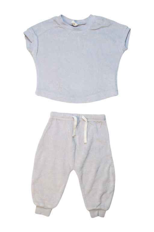 A White Pants Sets from Quincy Mae in size 6-12M for girl. (Front View)