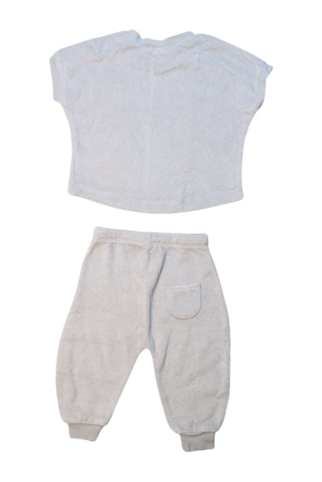 A White Pants Sets from Quincy Mae in size 6-12M for girl. (Back View)