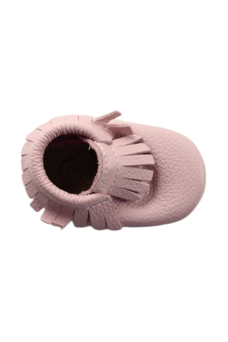 A Pink Loafers & Moccasins from Minimoc in size 6-12M for neutral. (Front View)