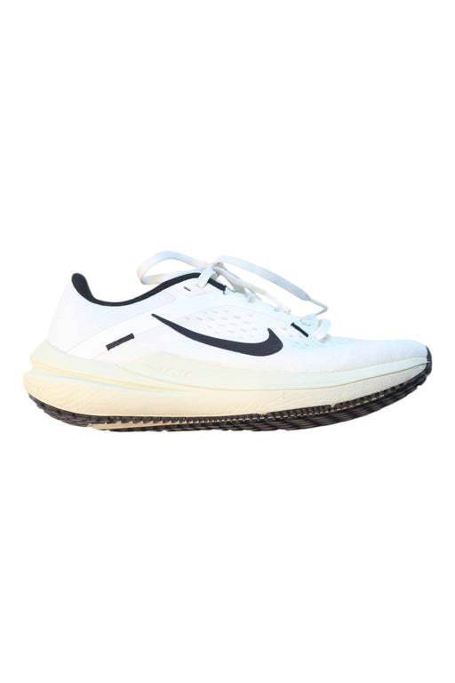 A White Sneakers from Nike in size 11Y for boy. (Front View)