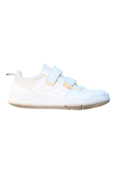 A White Sneakers from Adidas in size 10Y for neutral. (Front View)