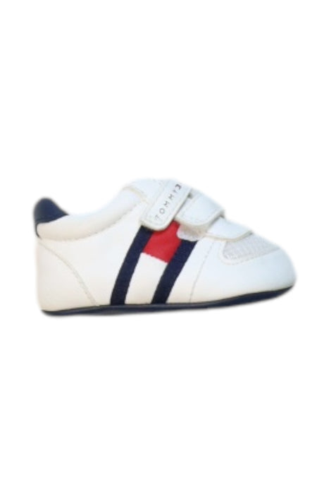 A White Sneakers from Tommy Hilfiger in size 3-6M for neutral. (Front View)