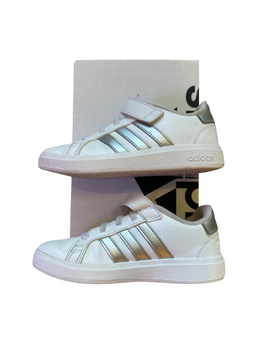 A White Sneakers from Adidas in size 6T for neutral. (Front View)