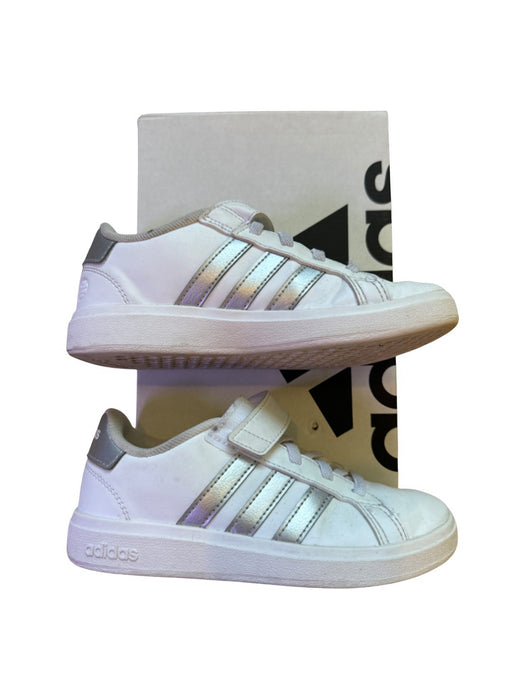 A White Sneakers from Adidas in size 6T for neutral. (Back View)