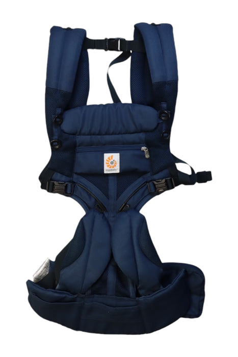 A Navy Baby Carriers from Ergobaby in size 0-3M for neutral. (Front View)