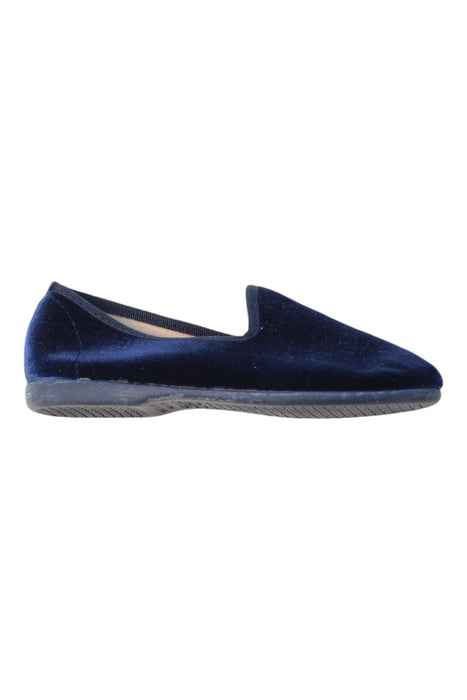 A Navy Loafers & Moccasins from Amaia in size 5T for girl. (Front View)